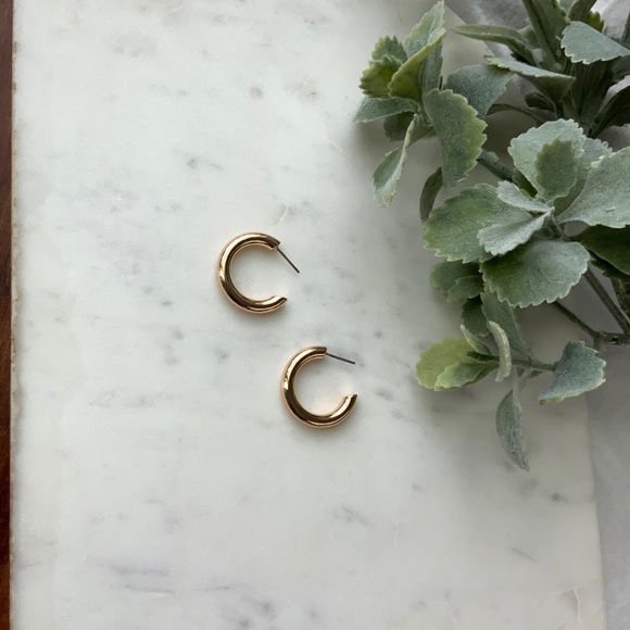 The Frances - Small Classic Gold Hoop - Picture 4 of 5